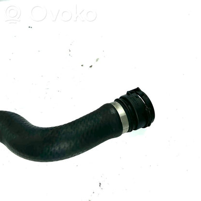 Caurulīte (-es) / šļūtene (-es)