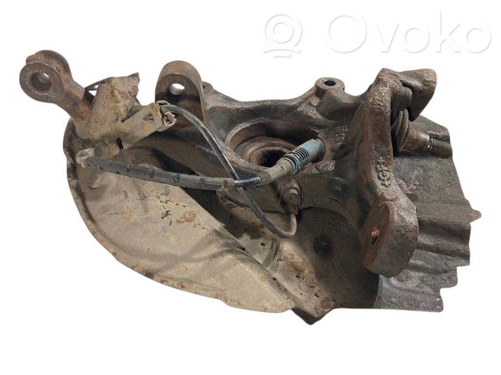 Priekšējā riteņa rumbas vārpstas šarnīrs (stupica, capfa)