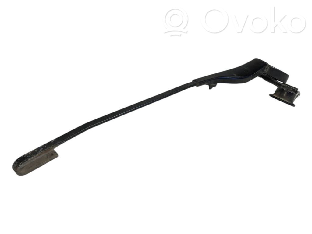 Priekšējā loga tīrītāja kājiņa