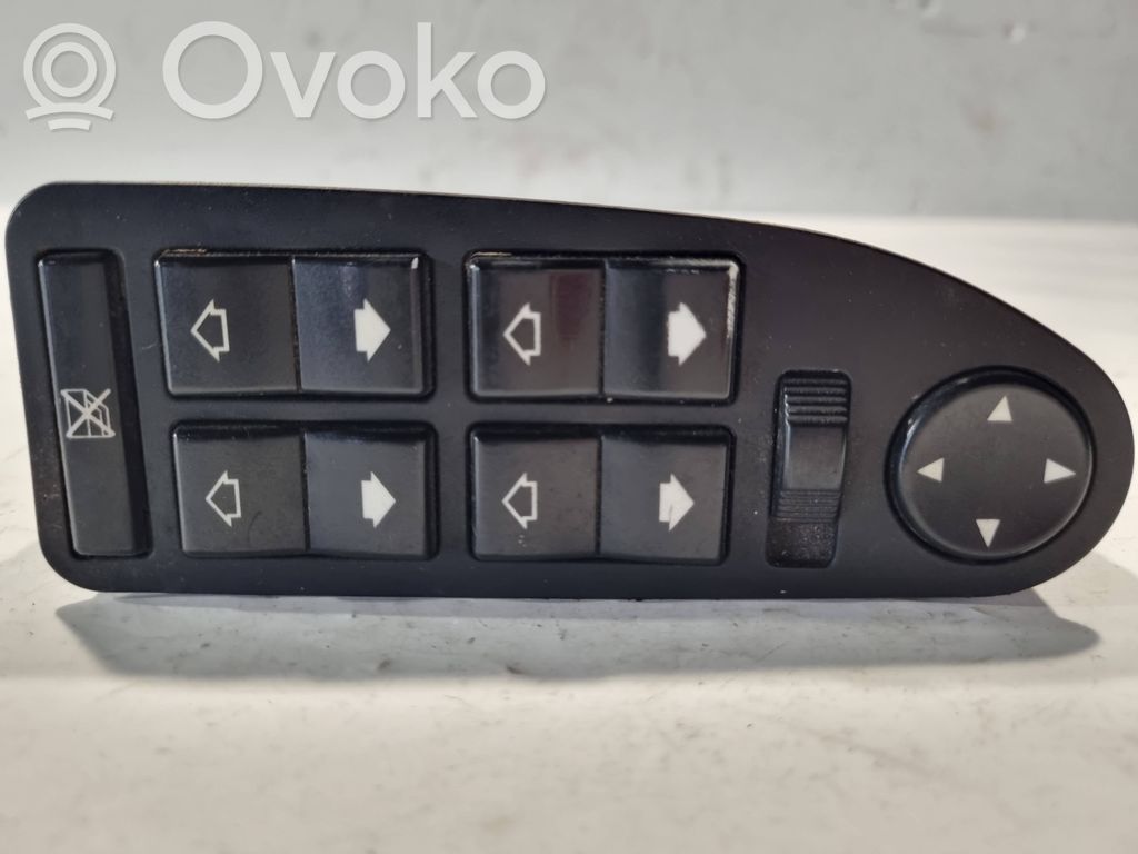 Window lift control switch(es)