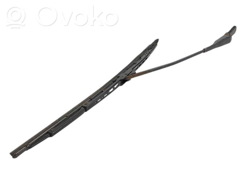 Priekšējā loga tīrītāja kājiņa
