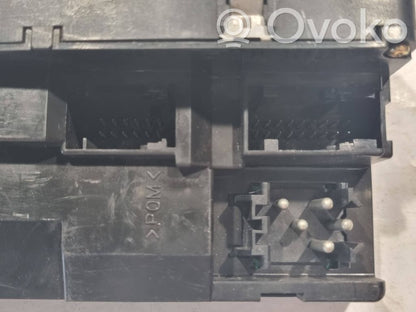 Logu pacēlāju vadības slēdzis (-dži)