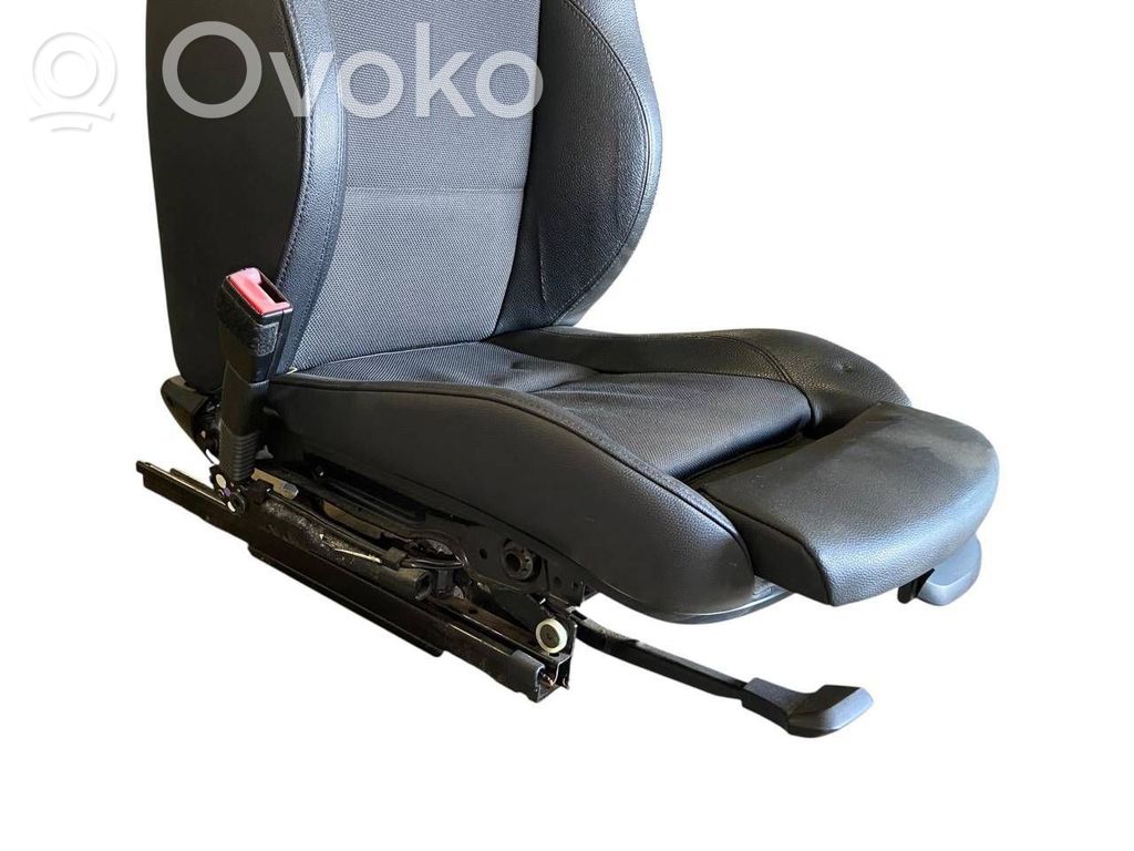 Sēdekļu komplekts