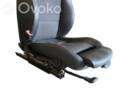Sēdekļu komplekts
