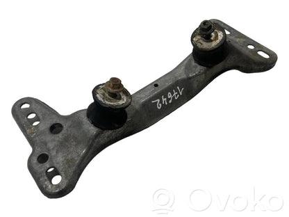 Dzinēja nostiprināšanas stiprinājums-kronšteins