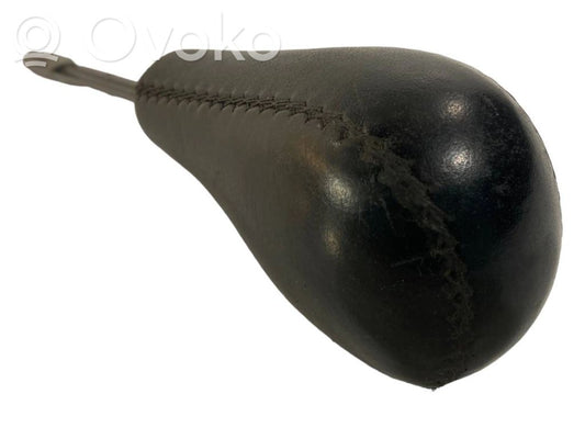 Ātrumu pārslēgšanas sviras dekoratīvā apdare (āda, uzgalis)