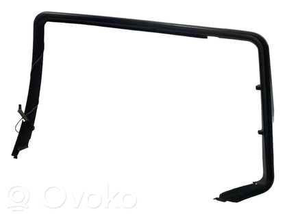 Aizmugurējā stikla apdare