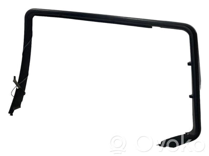 Aizmugurējā stikla apdare