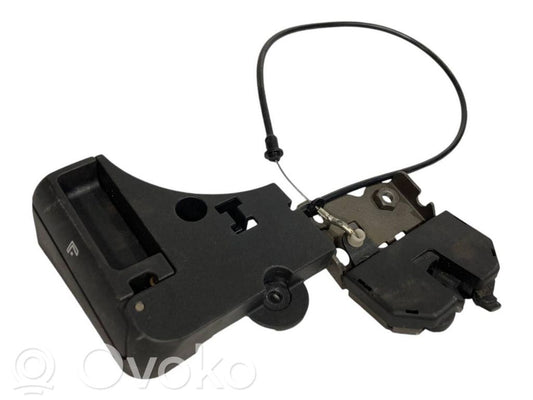 Sēdekļa atzveltnes slēdzene