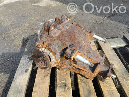 Aizmugurējais reduktors