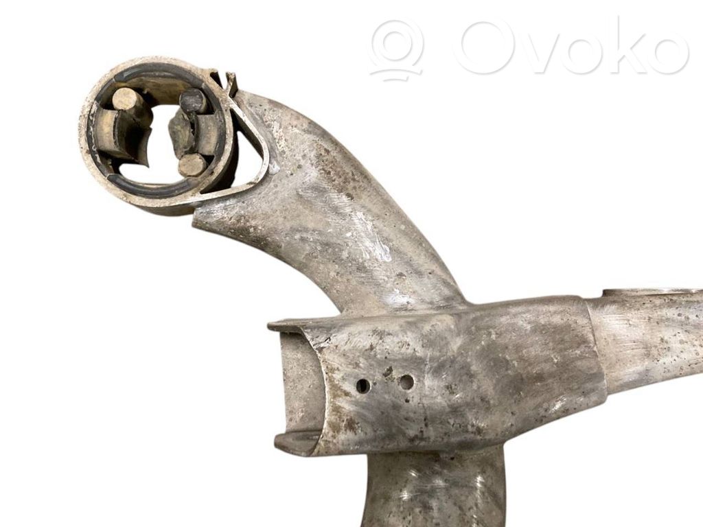 Pusrāmis aizmugurējais / priekšējais