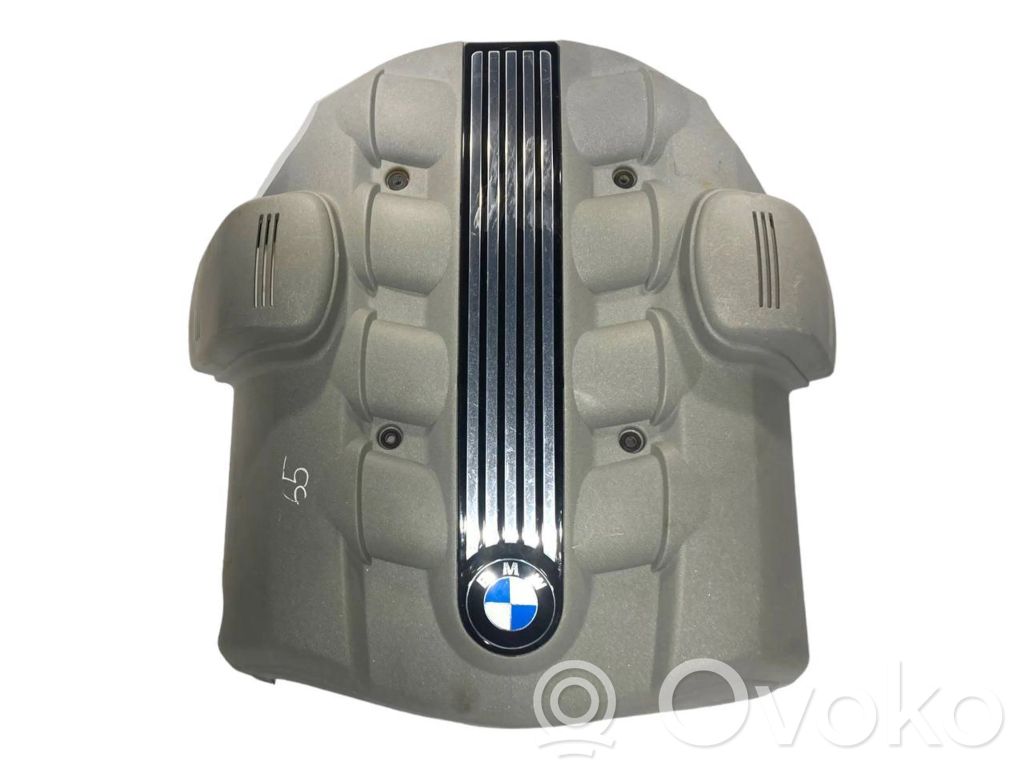 Dzinēja pārsegs (dekoratīva apdare)