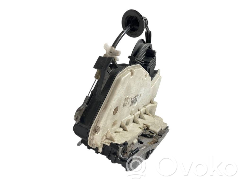 Aizmugurē slēdzene