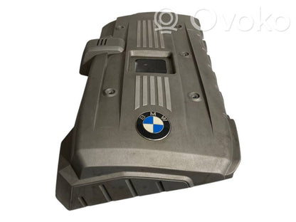 Dzinēja pārsegs (dekoratīva apdare)