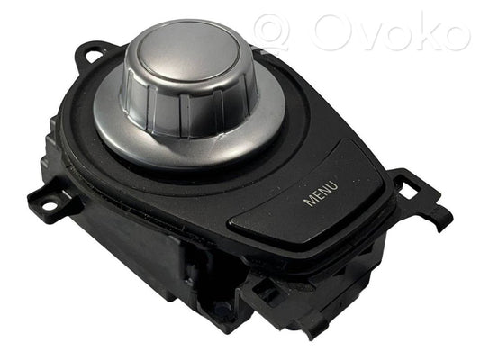 Multimediju kontrolieris