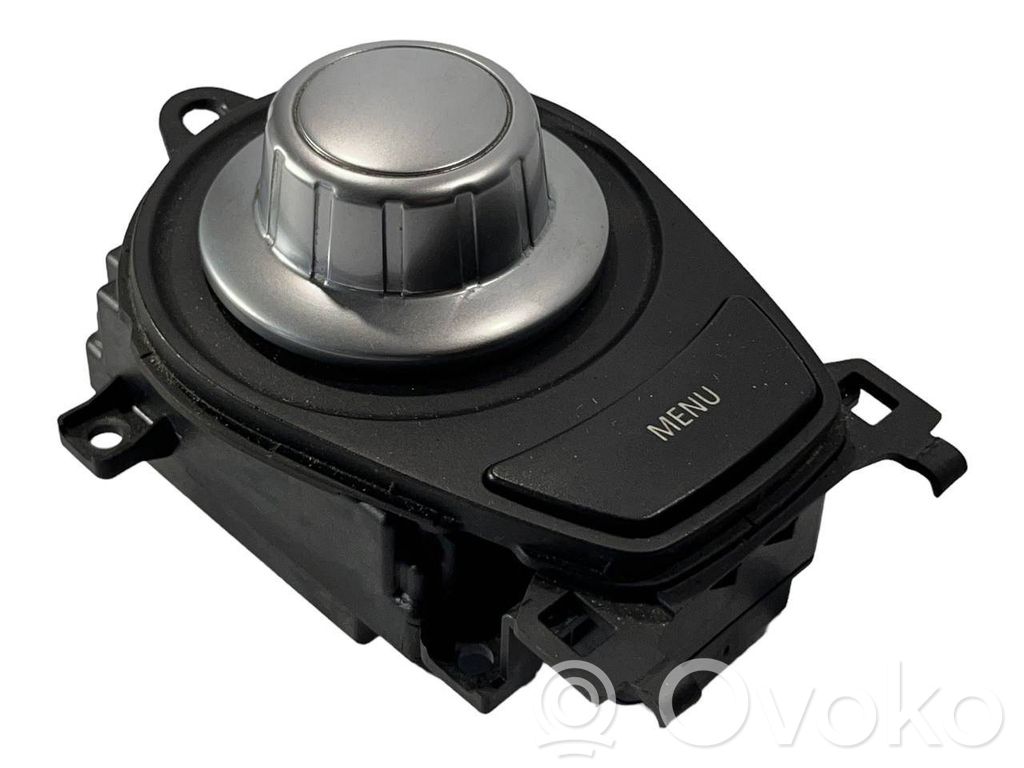 Multimediju kontrolieris