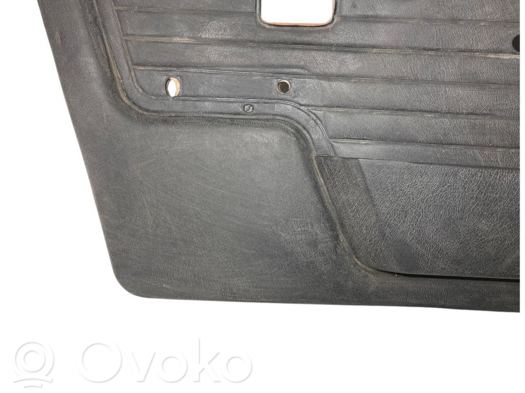 Priekšējo durvju apdare