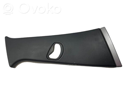 (B) statņa dekoratīvā apdare (augšdaļa)