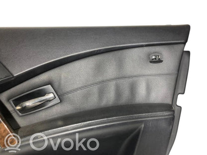 Priekšējo durvju apdare