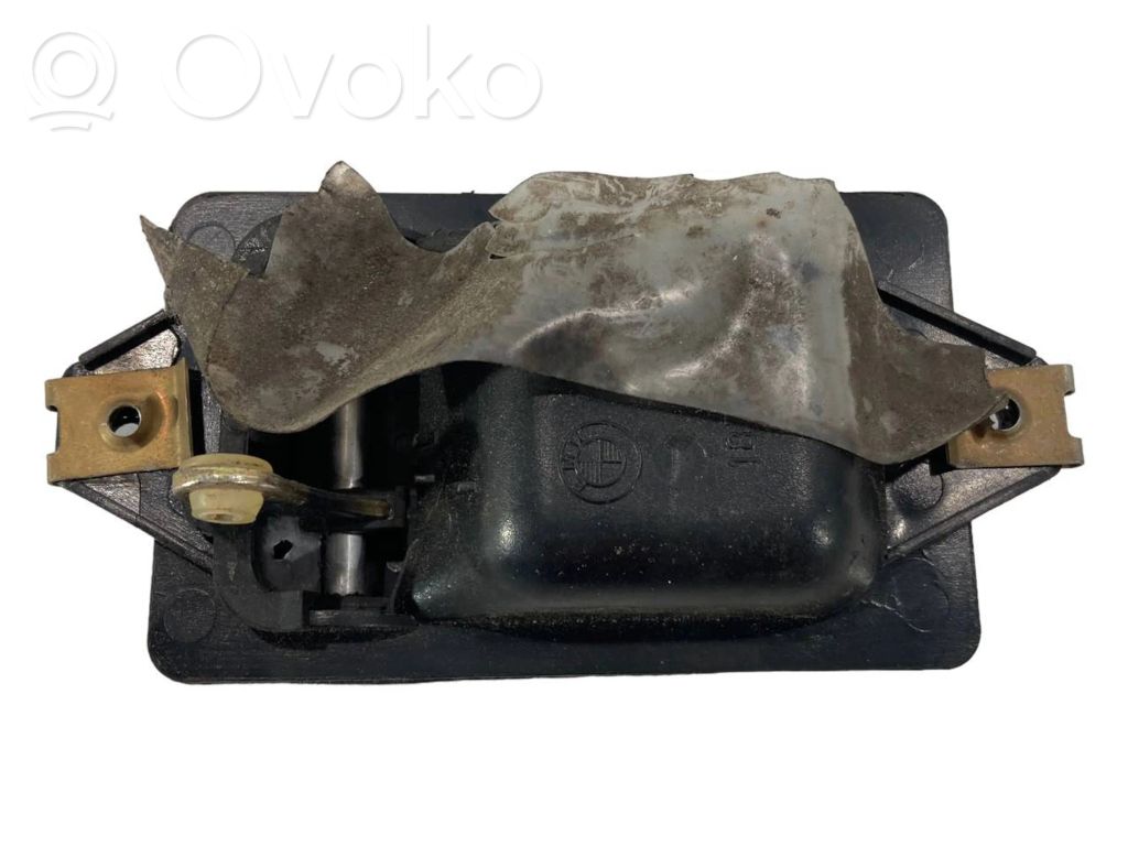 Internal opening handle