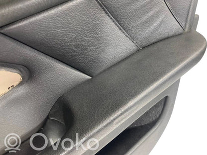 Priekšējo durvju apdare