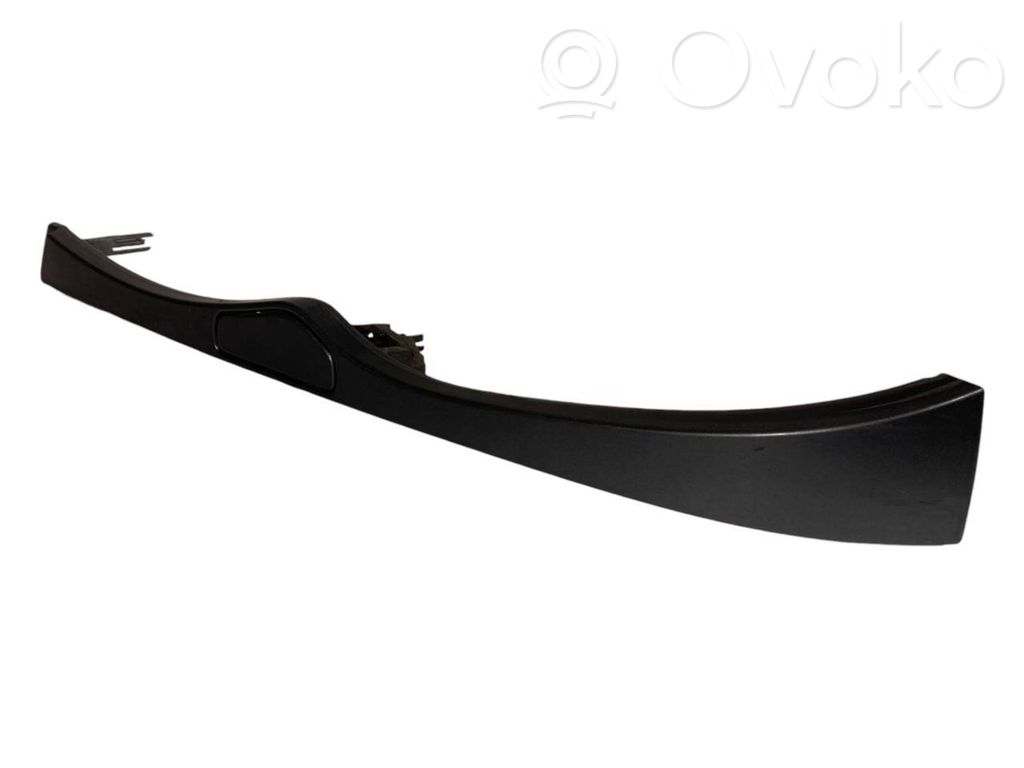 Priekšējā luktura dekoratīvā apdare