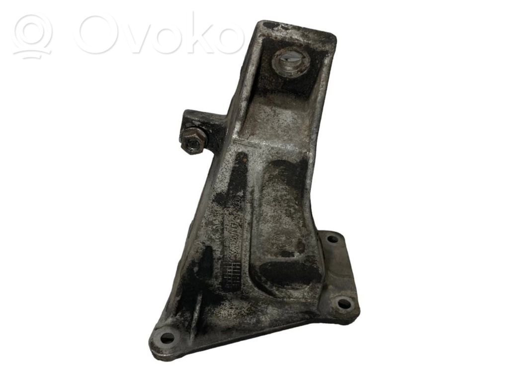 Dzinēja nostiprināšanas stiprinājums-kronšteins