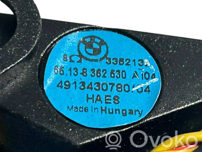 Skaļrunis (-i) priekšējās durvīs