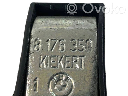 Aizmugurē slēdzenes cilpa