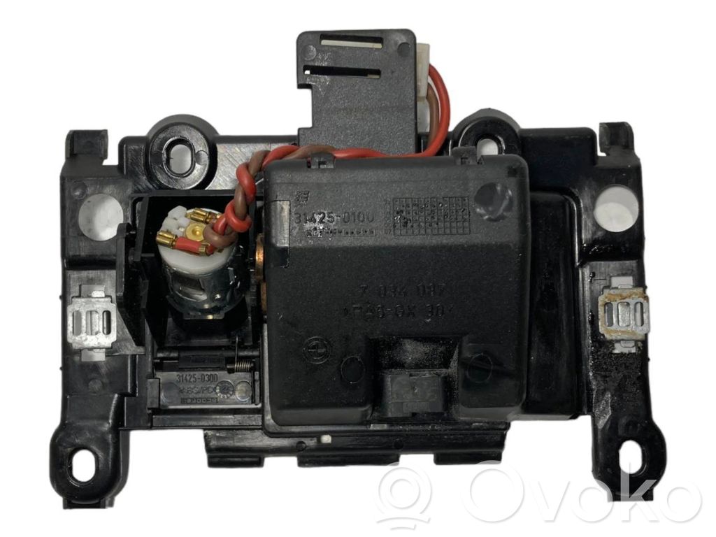 Пепельница (передняя)