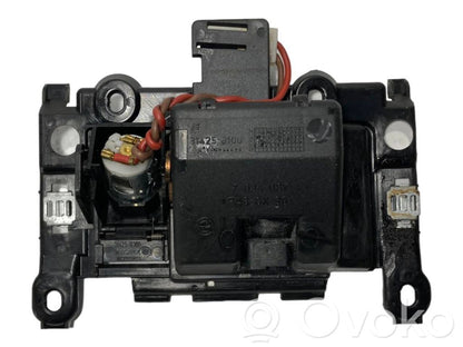 Пепельница (передняя)