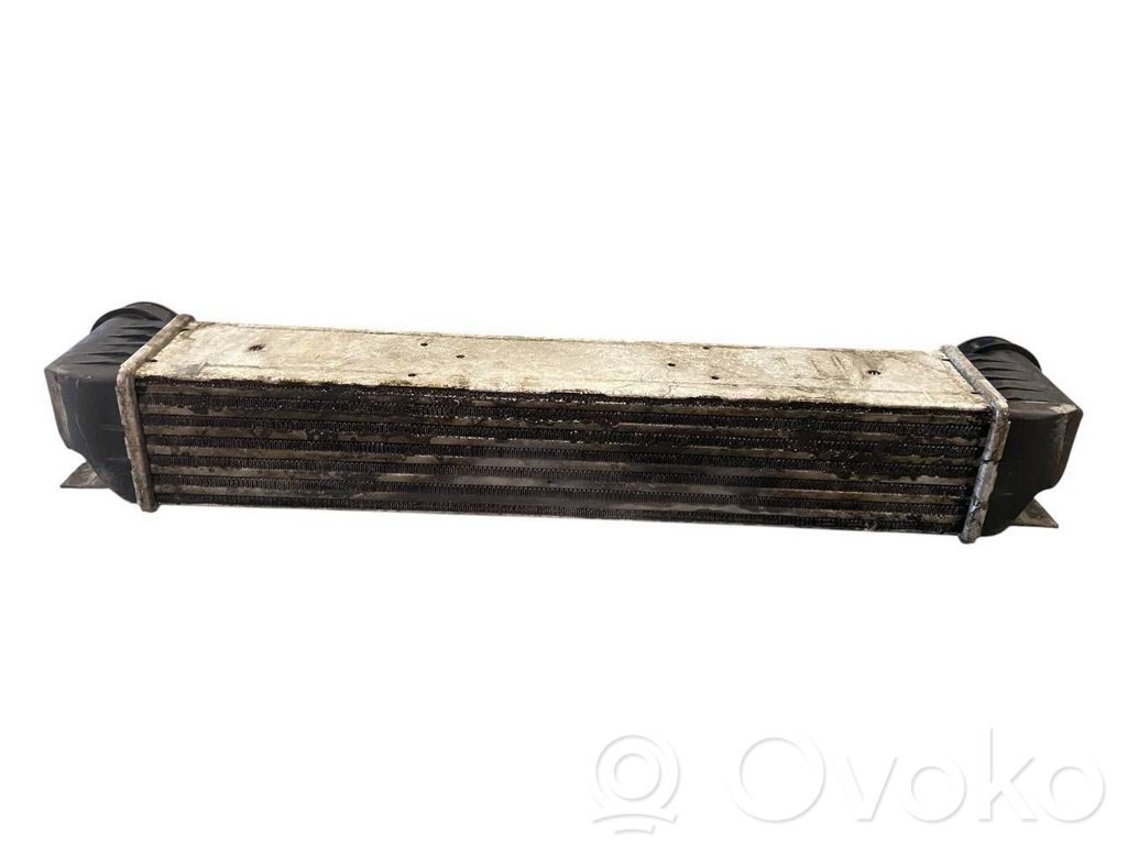 Starpdzesētāja radiators