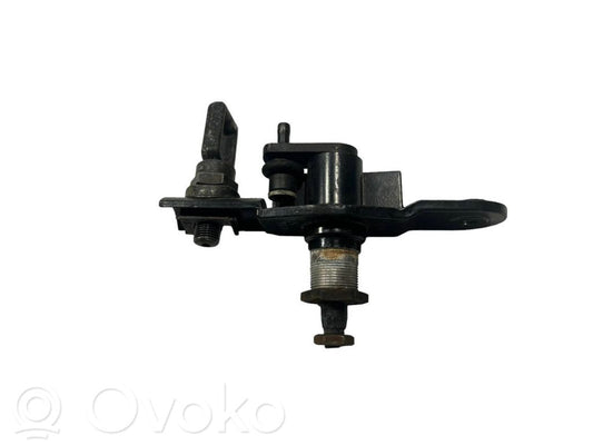 Aizmugurējā stikla tīrītāja mehānisms