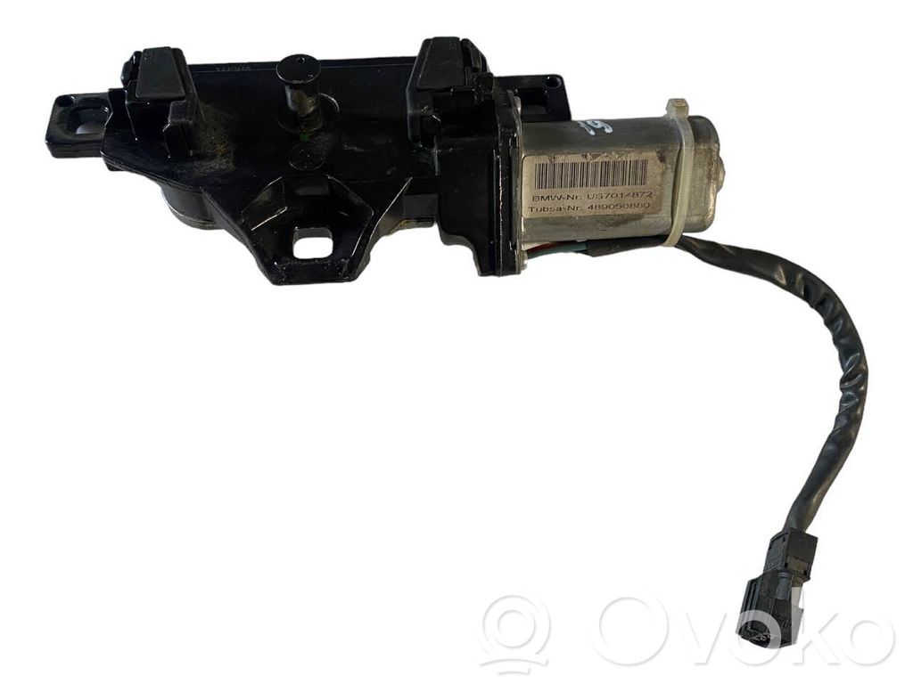 Aizmugurējā pārsega pievilcējs