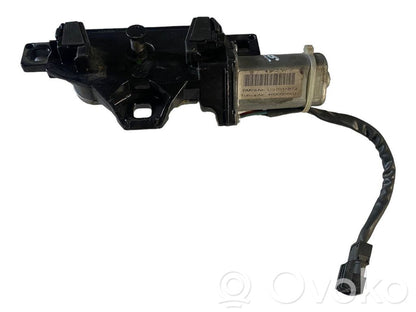 Aizmugurējā pārsega pievilcējs