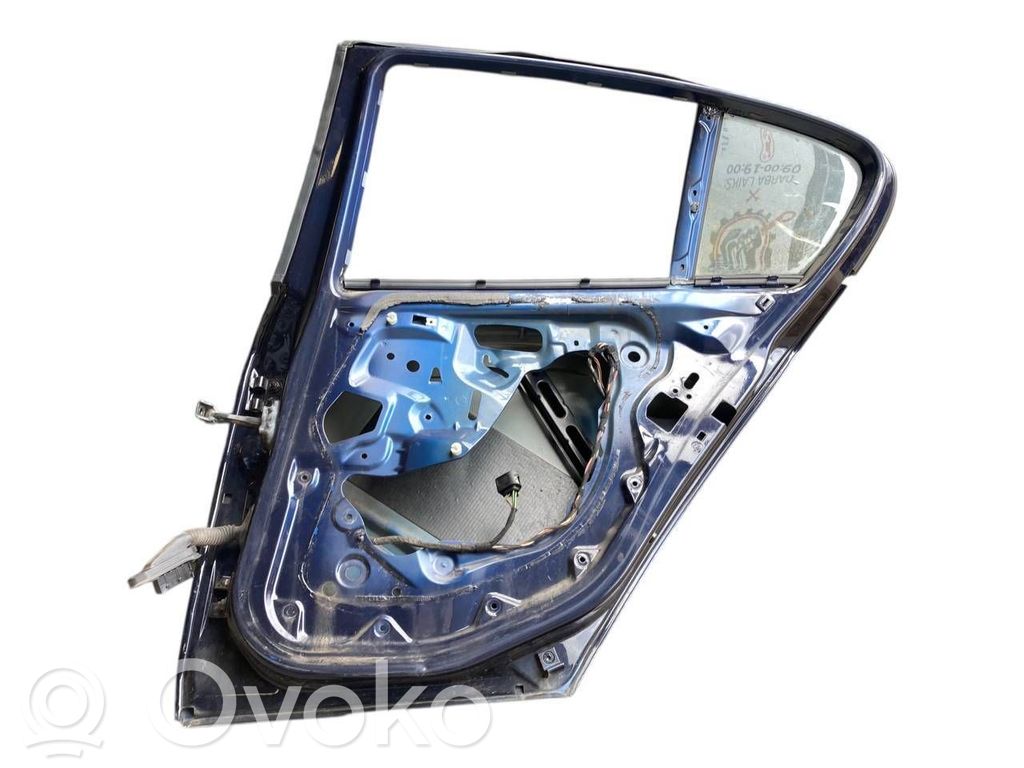 Aizmugurējās durvis