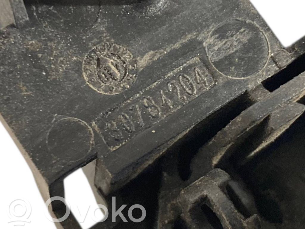 Aizmugurē turētājs / kronšteins ārējam atvēršanas rokturim
