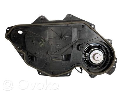 Speaker(s) in the rear door