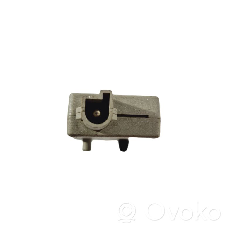 Antenna amplifier