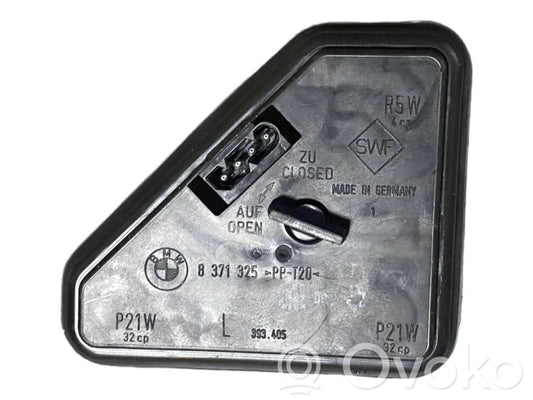 Aizmugures spuldzes vāka turētājs