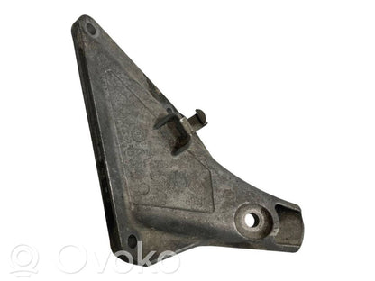 Engine mounting bracket
