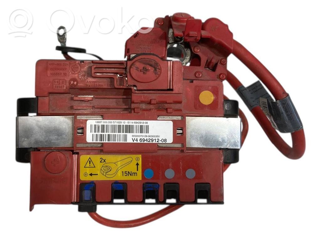Positive wire connection assembly