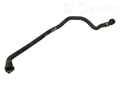 Caurulīte (-es) / šļūtene (-es)