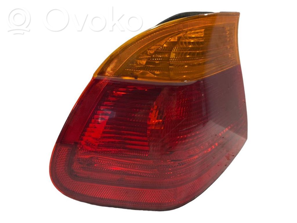 Aizmugurējais lukturis virsbūvē