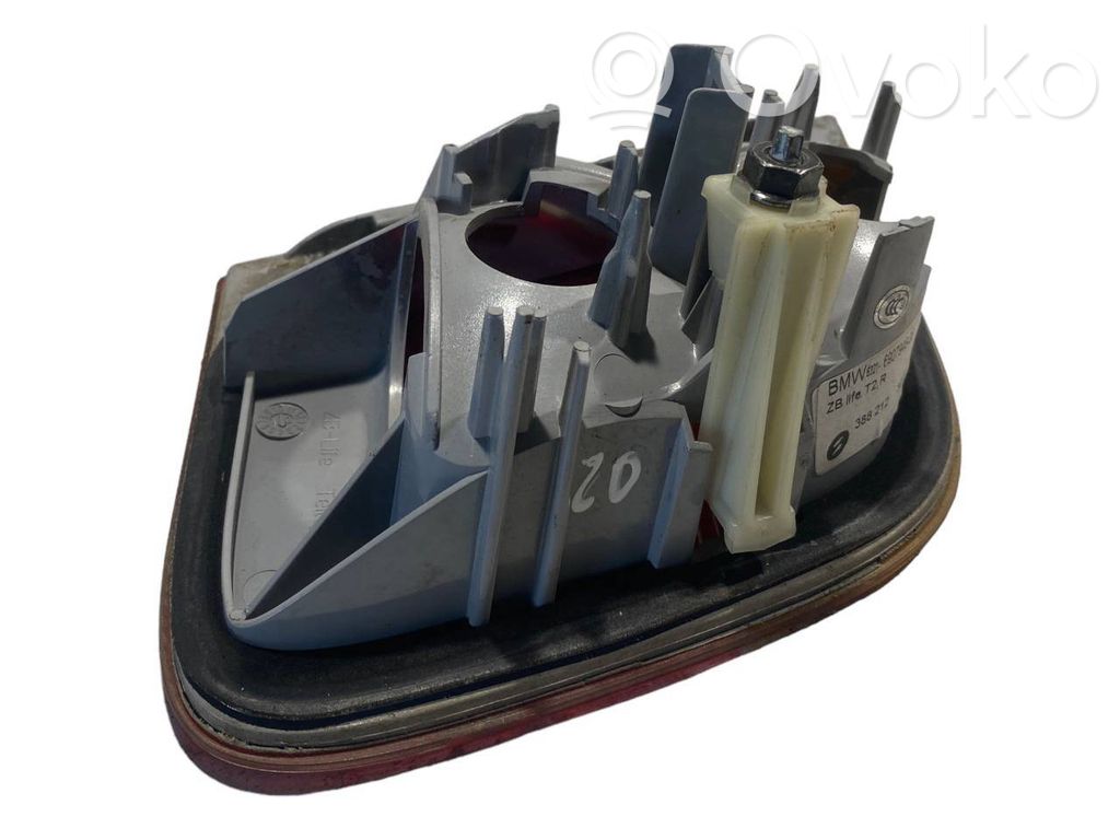 Aizmugurējais lukturis pārsegā