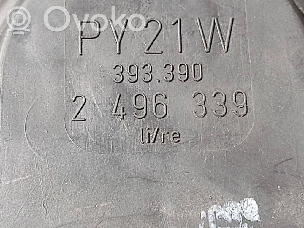 Задний фонарь в кузове