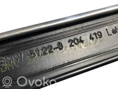 Apšuvums aizmugurējām durvīm