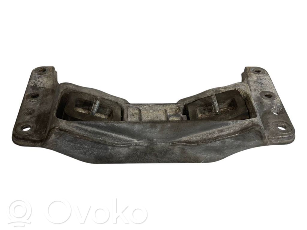 Transmission mounting bracket