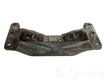 Transmission mounting bracket