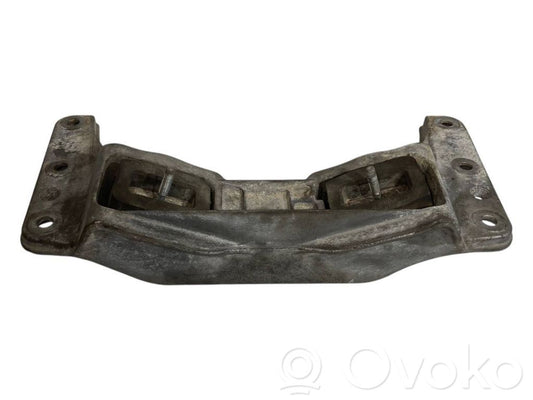 Transmission mounting bracket